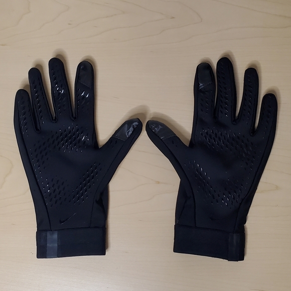 jordan hyperwarm gloves